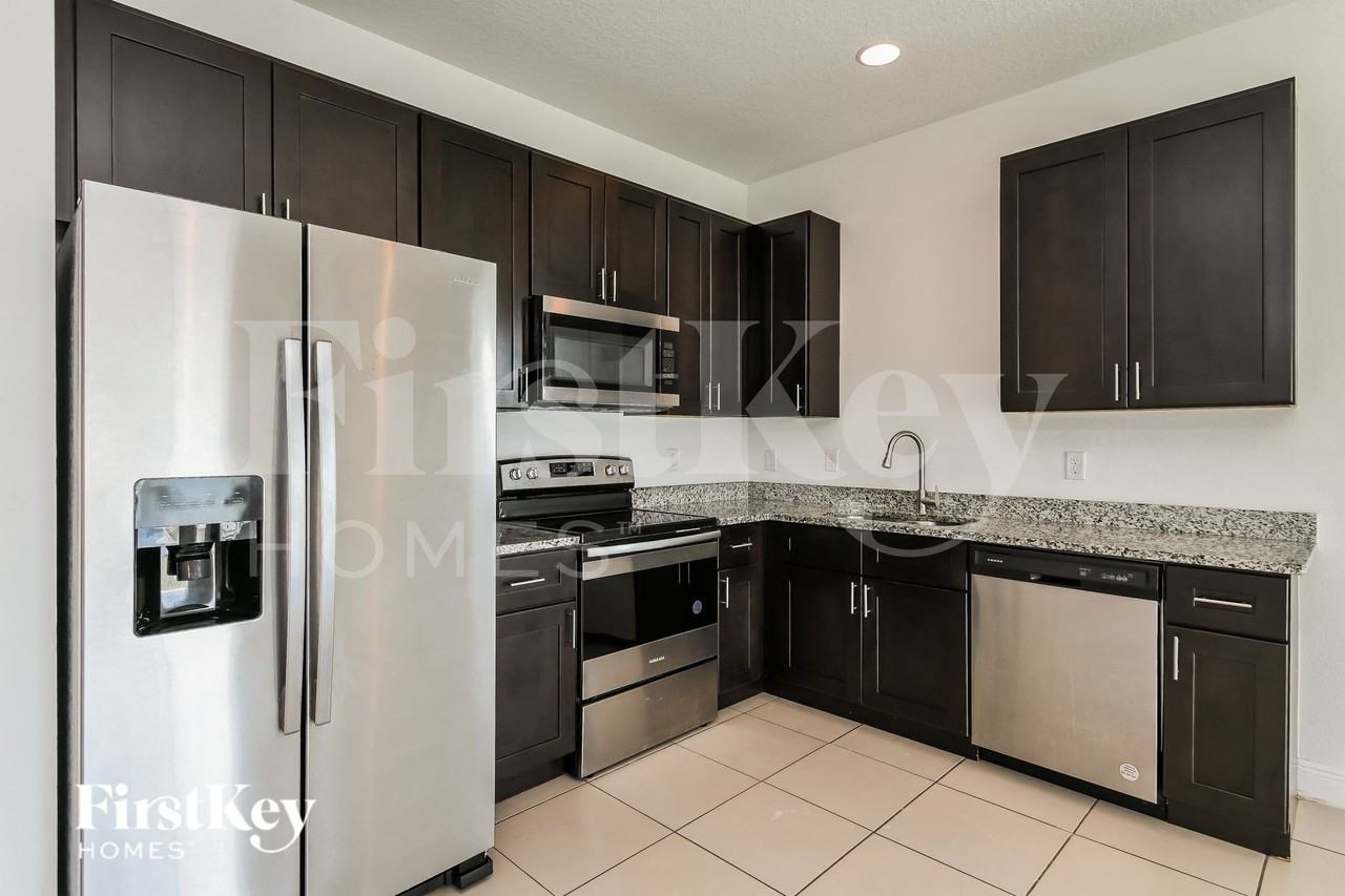 1133 N Platte Ln - Photo 6 of 16