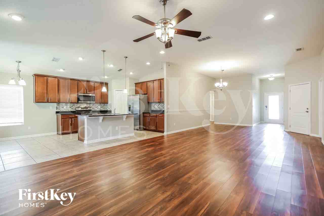 344 Sunshine Dr - Photo 4 of 16