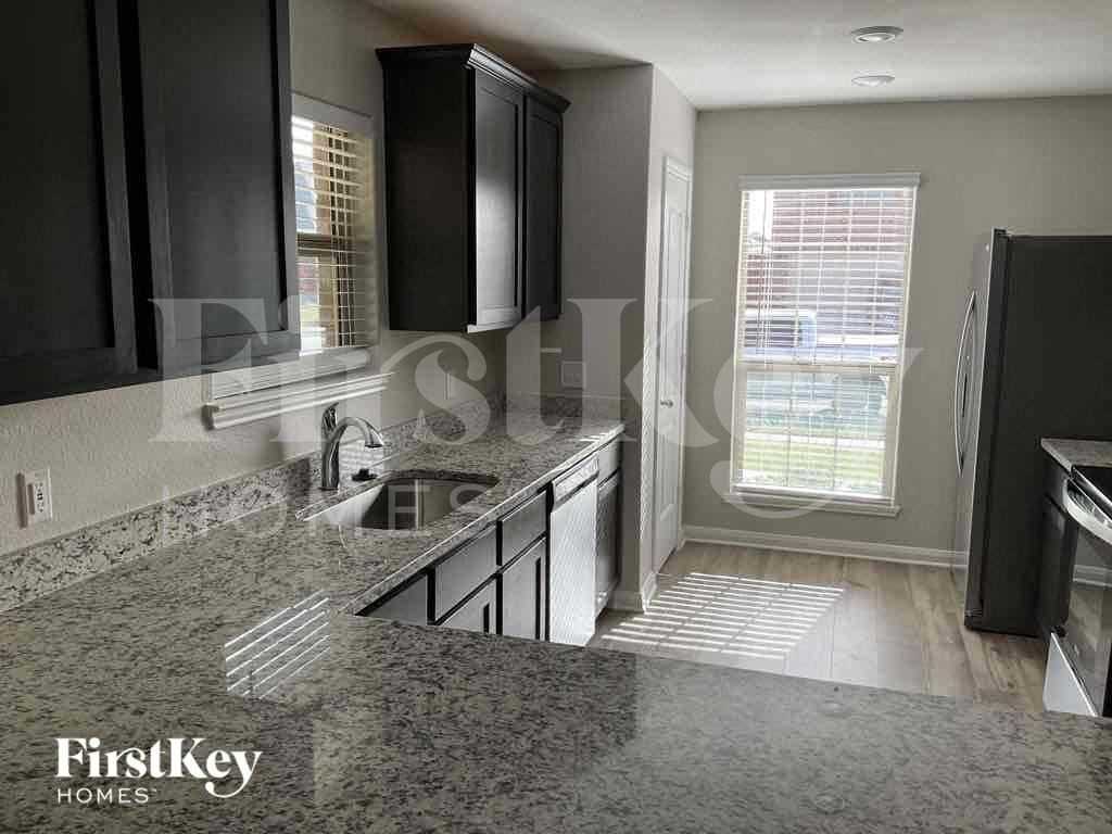 179 Aster Dr - Photo 4 of 8