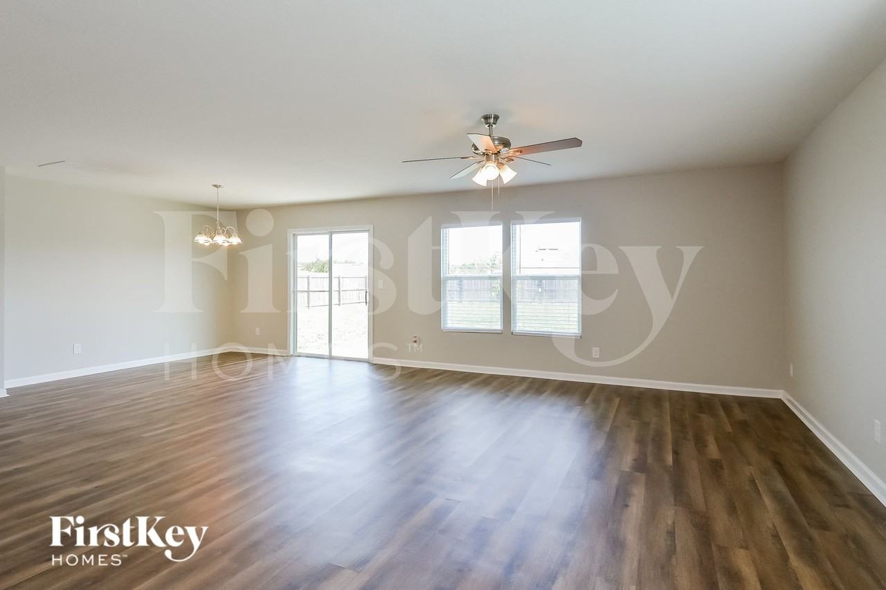 212 Blue Creek Way - Photo 3 of 15
