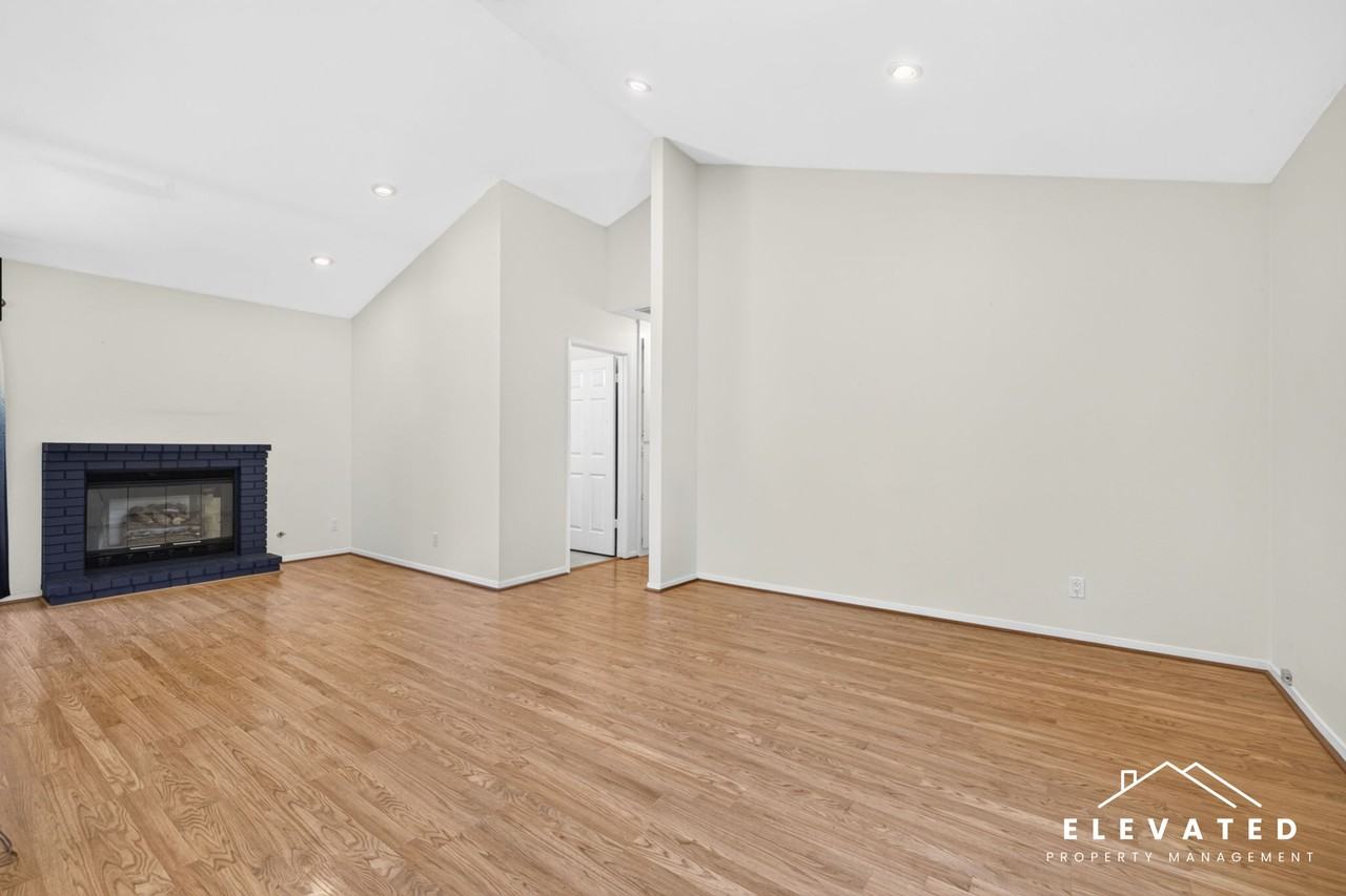 938 Wood Sorrel Dr #1 - Photo 4 of 27