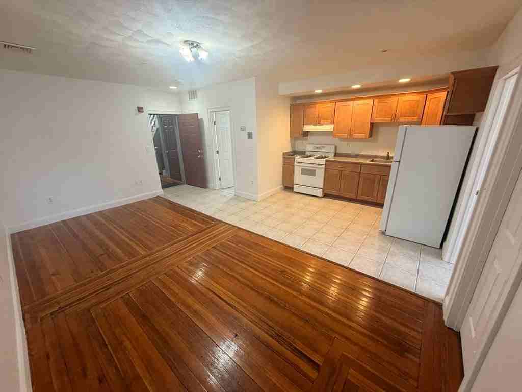 173 Winnisimmet St - Photo 4 of 14