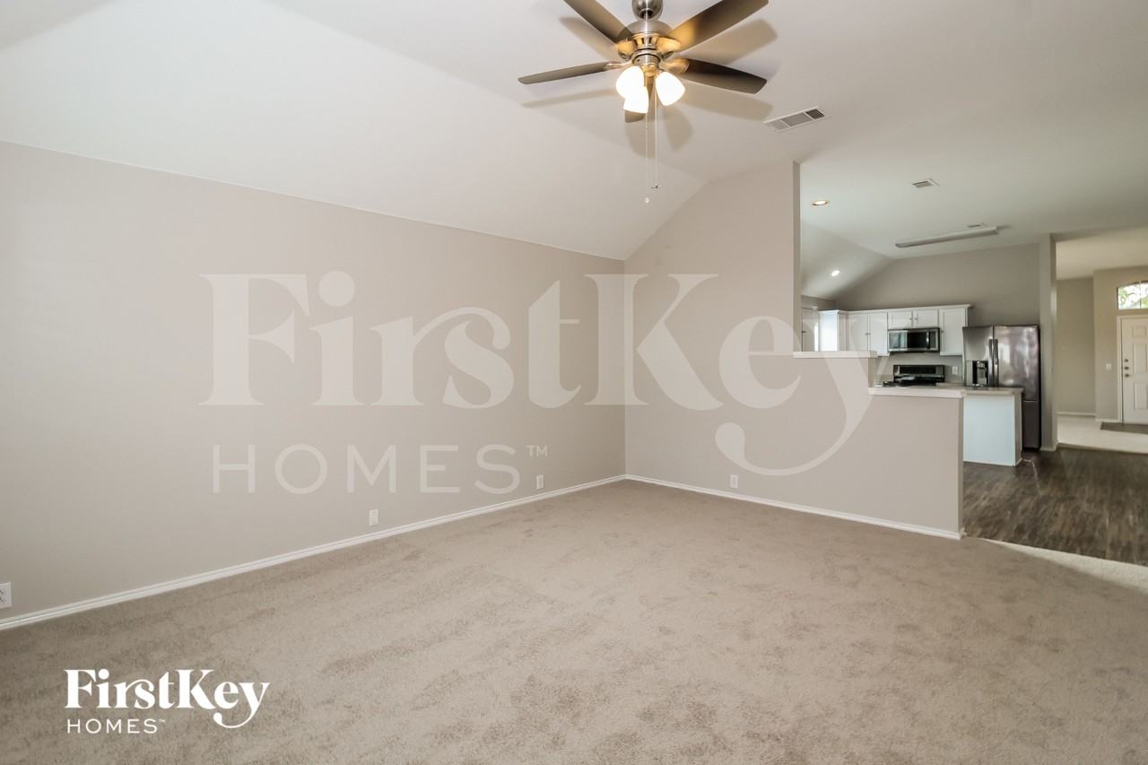 8749 Sagebrush Trl - Photo 3 of 15