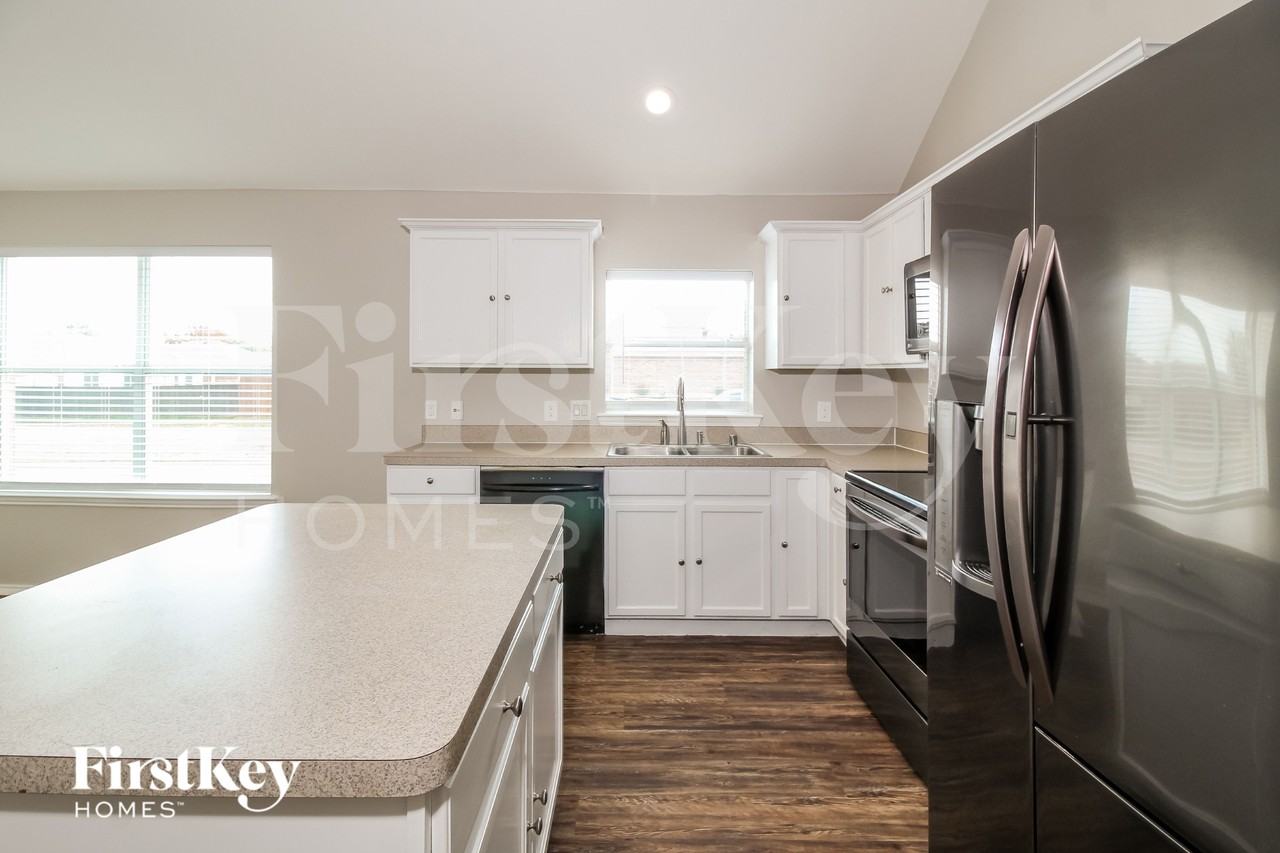 8749 Sagebrush Trl - Photo 6 of 15