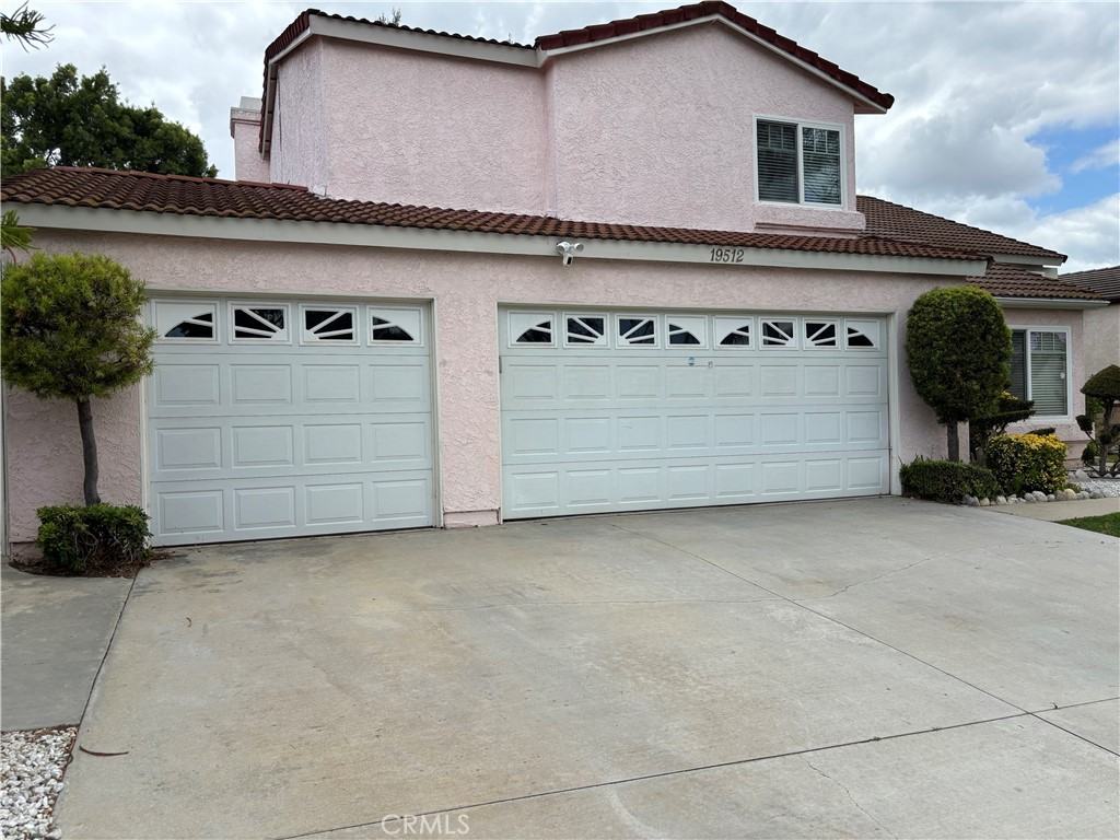 19512 Greenwillow Ln - Photo 3 of 17