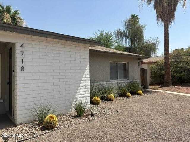4718 W Shangri La Rd - Photo 2 of 14
