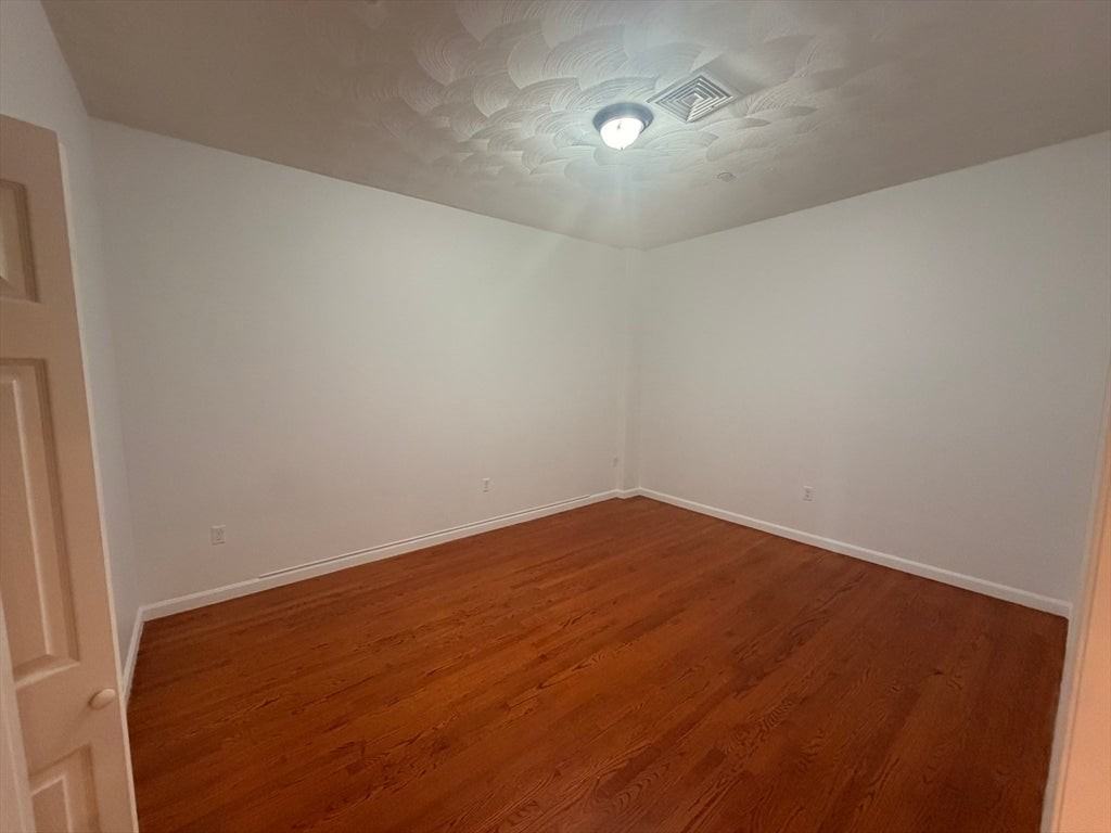 35 Cherry St - Photo 3 of 7
