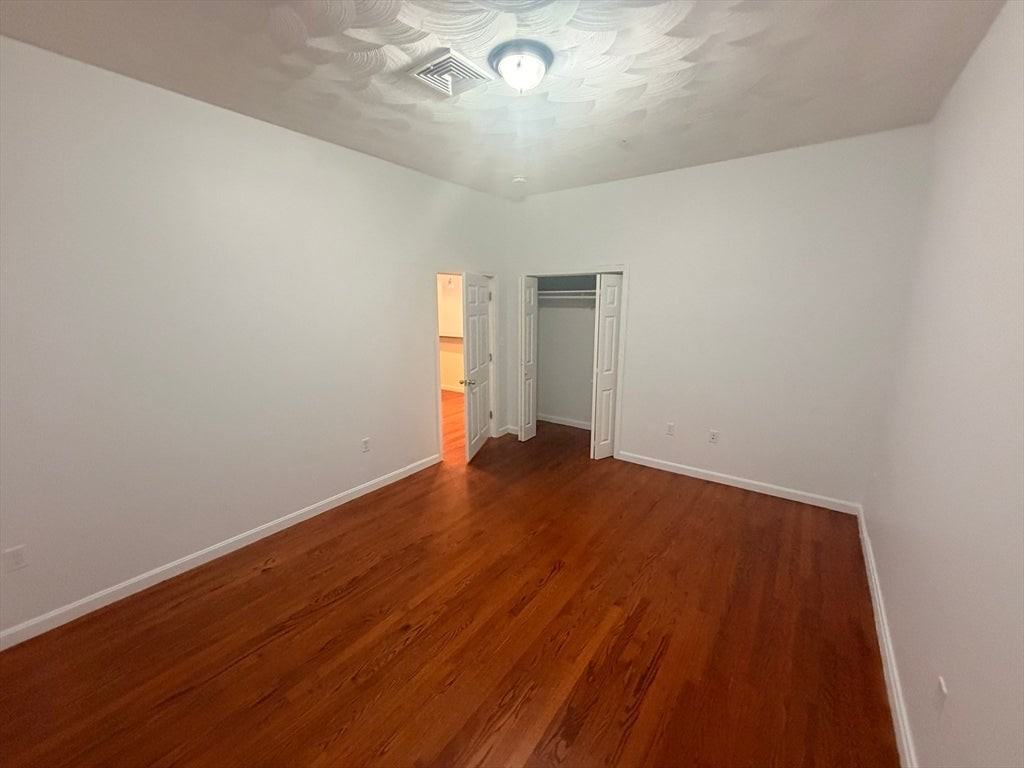 35 Cherry St - Photo 4 of 7
