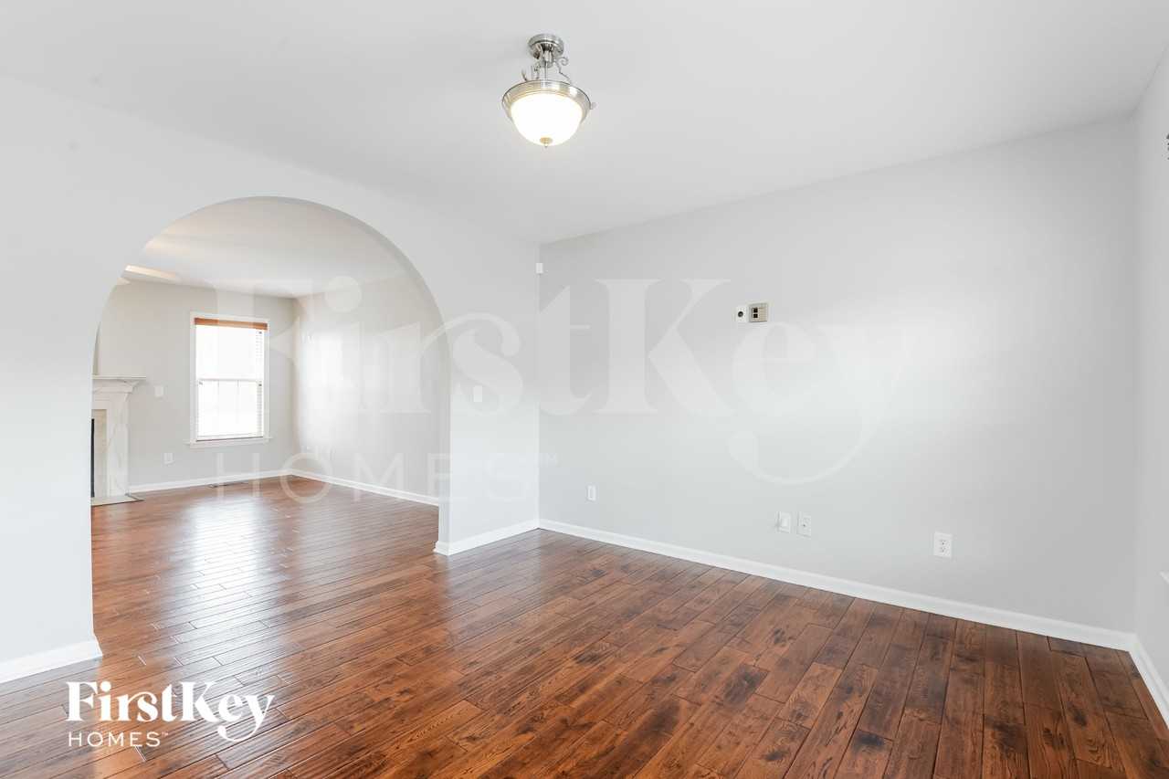 6698 Knob Hill Ct - Photo 3 of 15