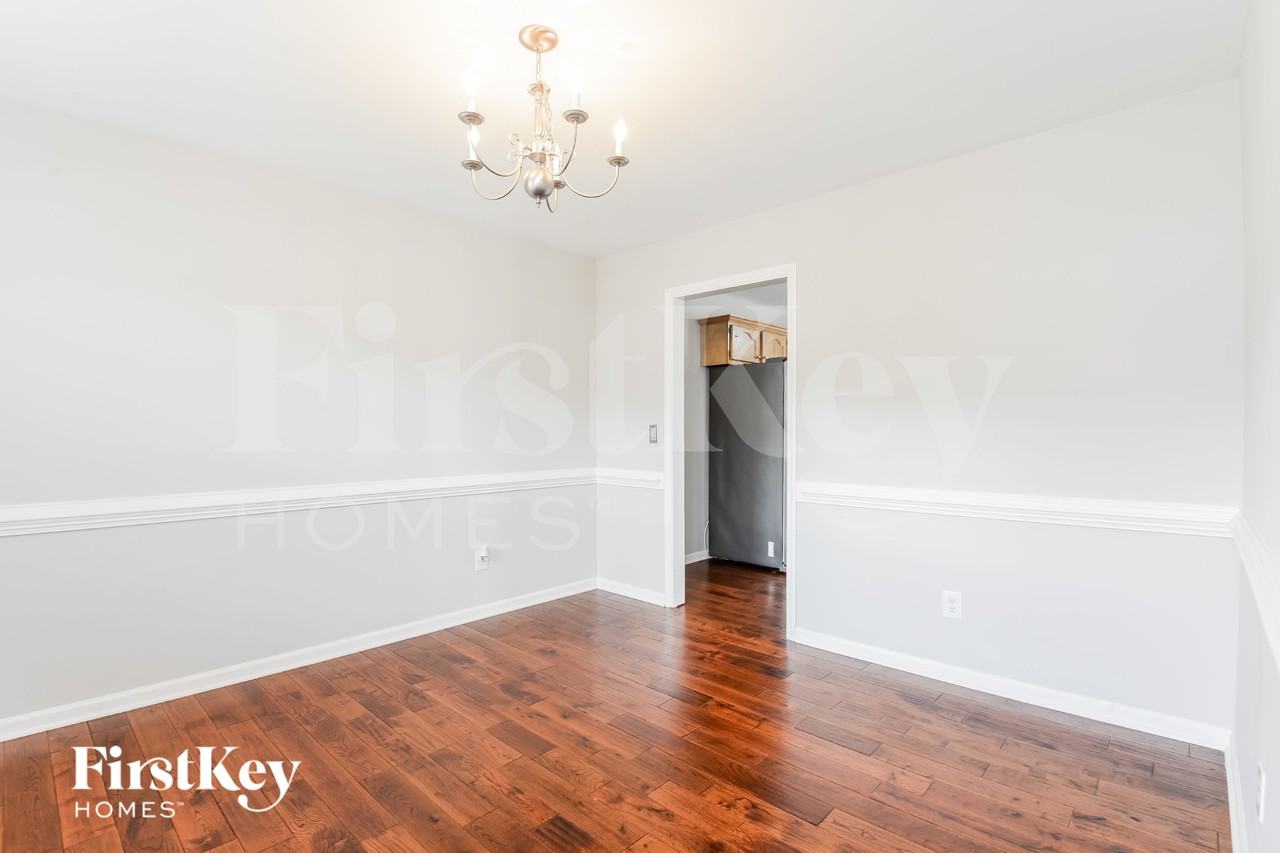 6698 Knob Hill Ct - Photo 4 of 15