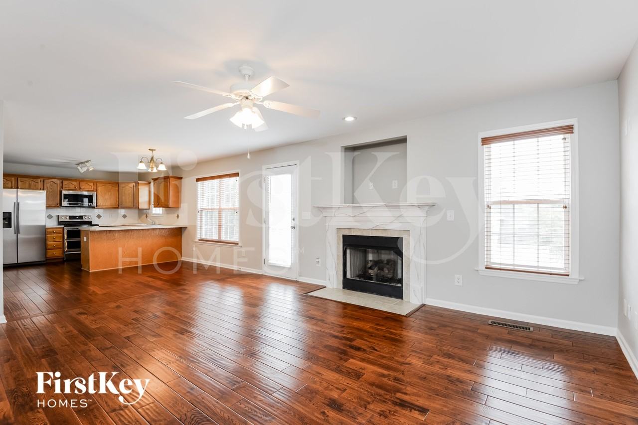 6698 Knob Hill Ct - Photo 6 of 15
