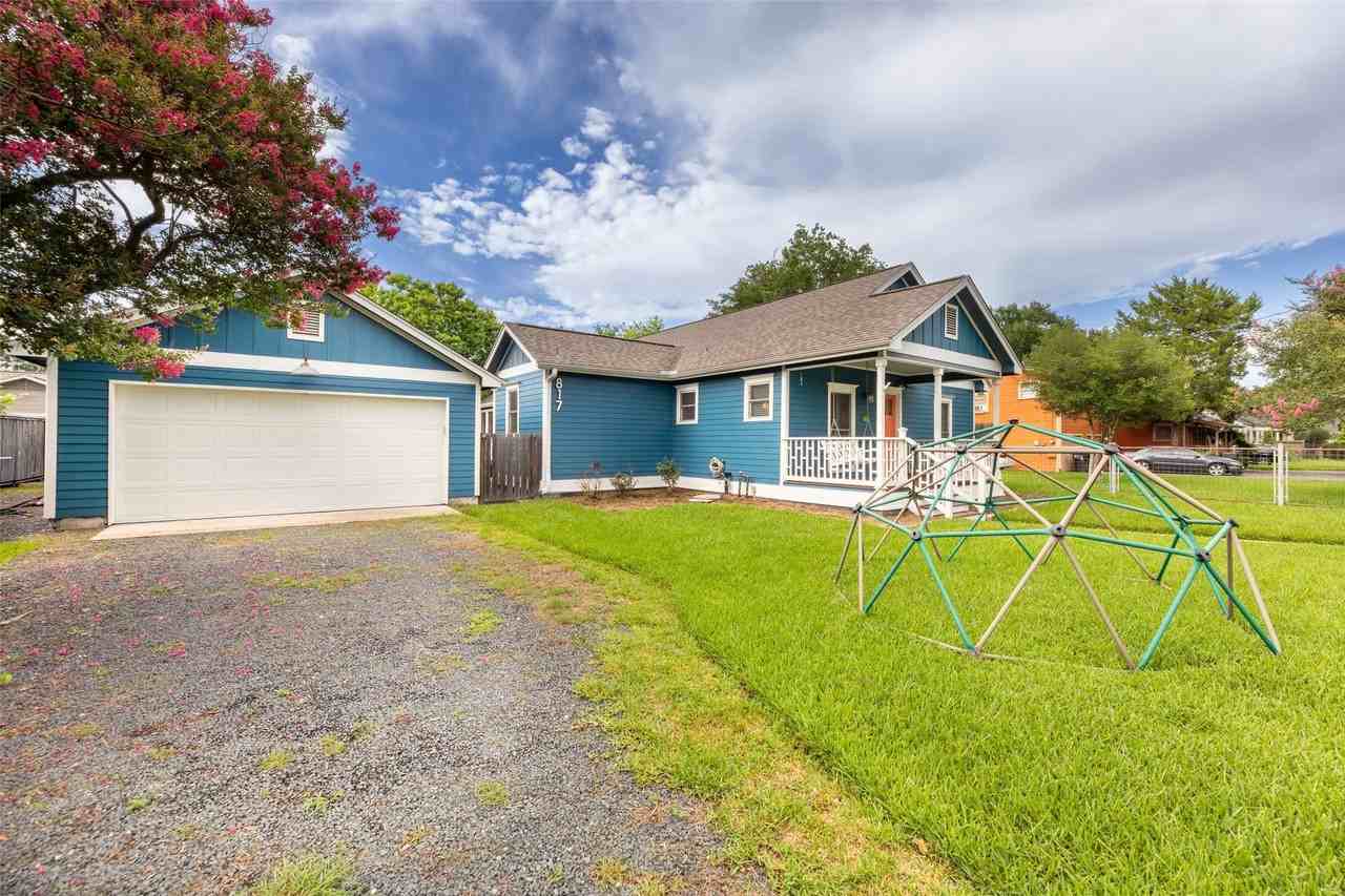 817 Gale St - Photo 4 of 30