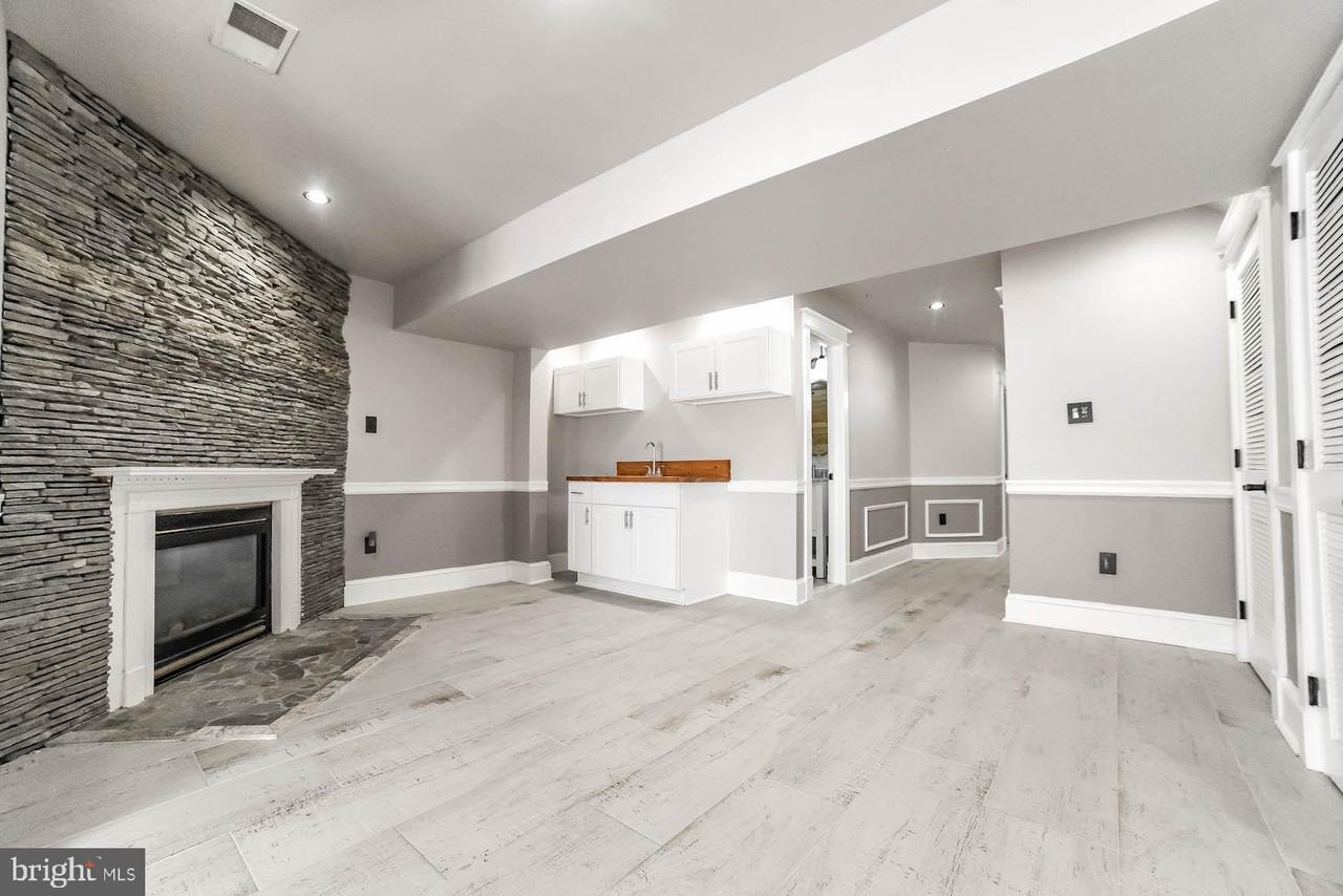 3100 Esser Pl - Photo 5 of 35
