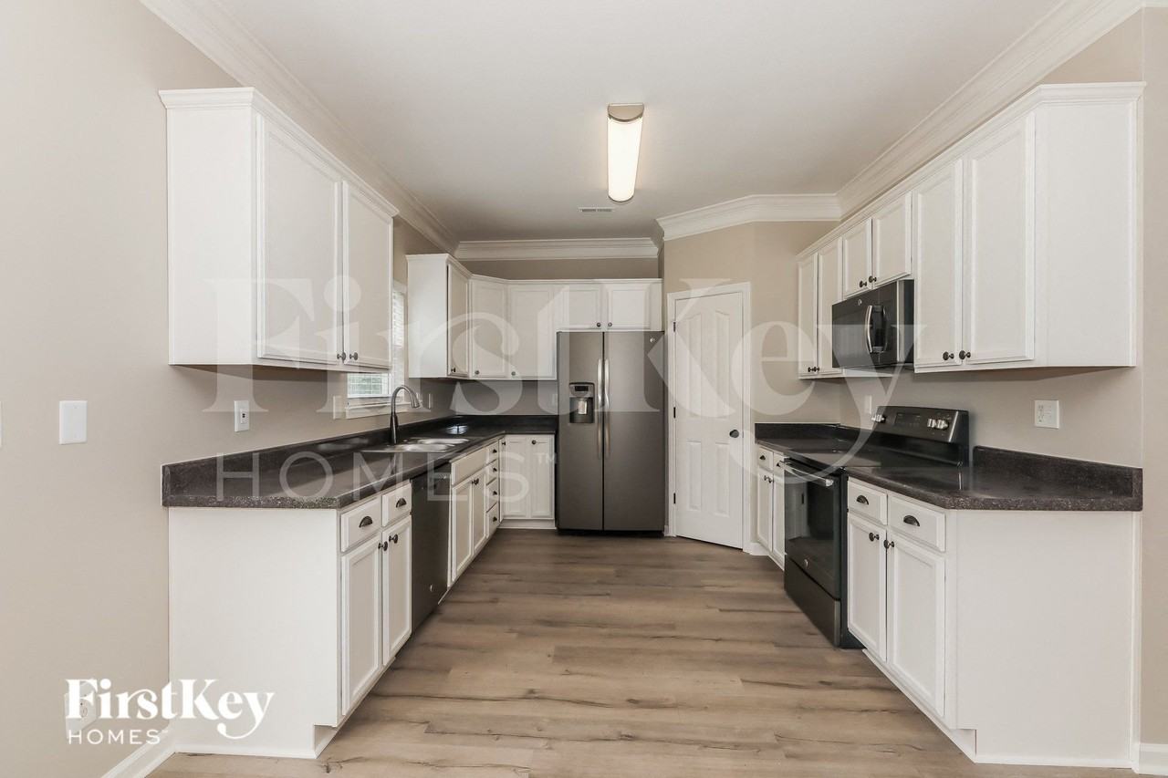 3010 Chimney Wood Trl - Photo 4 of 15