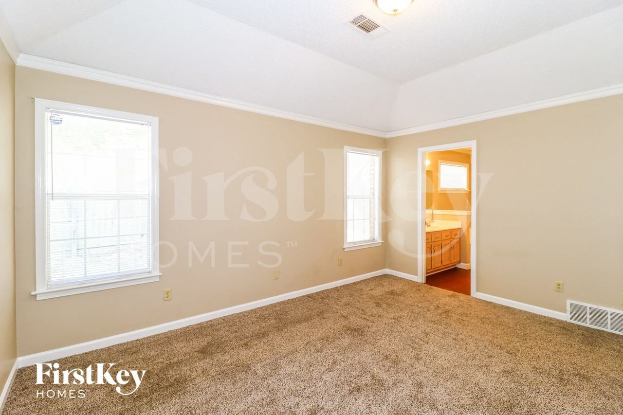 8930 Lake Springs Cv - Photo 7 of 15