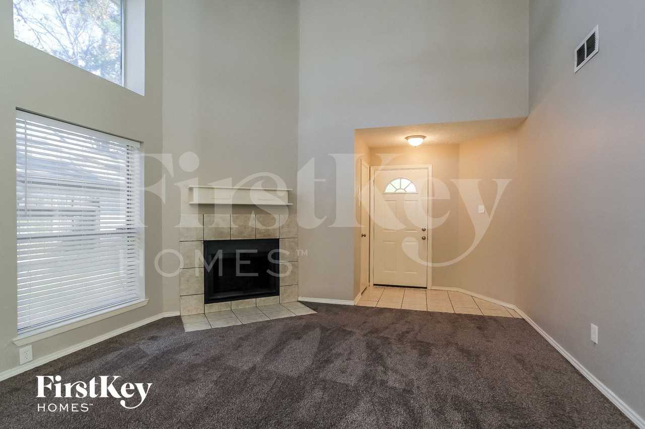 4831 Tealgate Dr - Photo 3 of 15