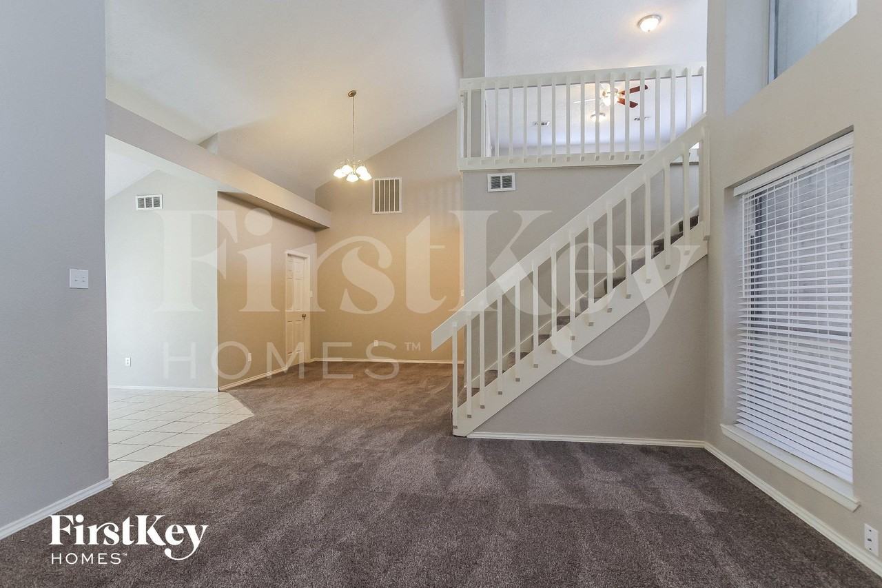 4831 Tealgate Dr - Photo 5 of 15