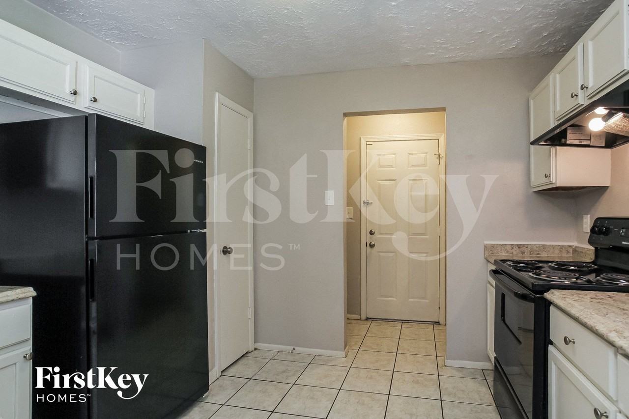 4831 Tealgate Dr - Photo 7 of 15