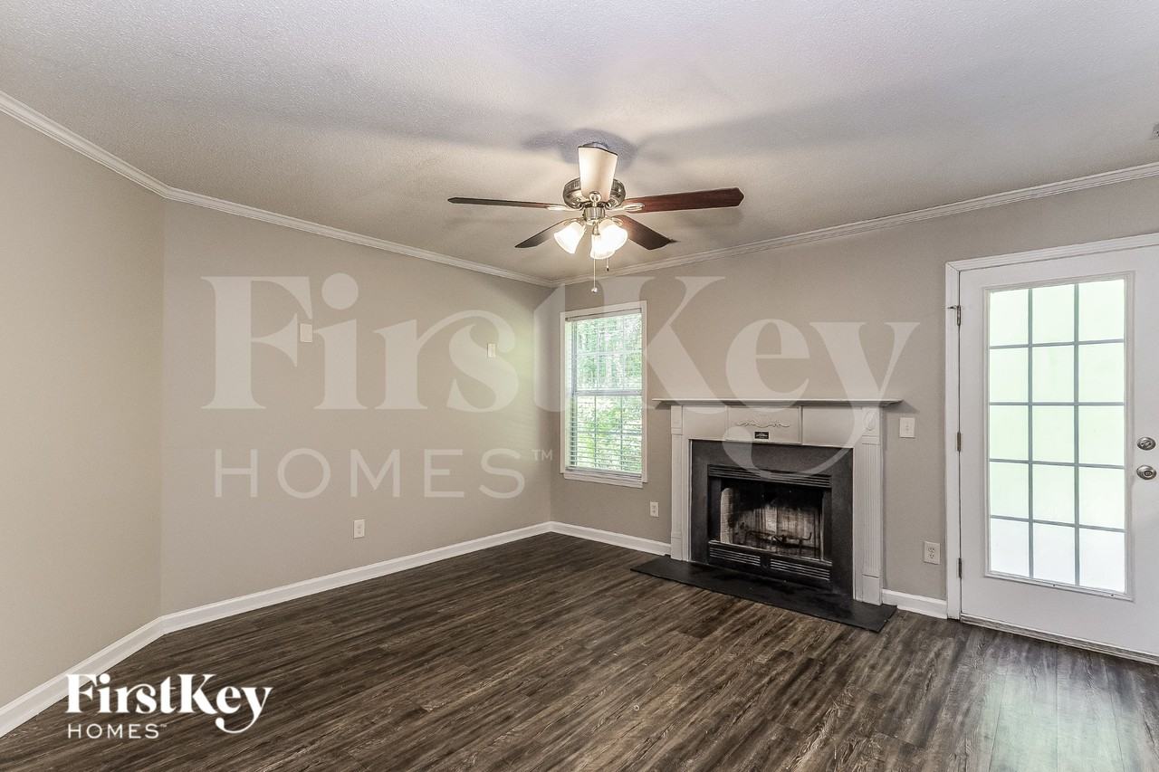 423 Aberdeen Circle Cir - Photo 2 of 19