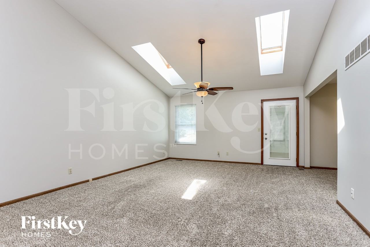 3741 Majestic Ct - Photo 3 of 16