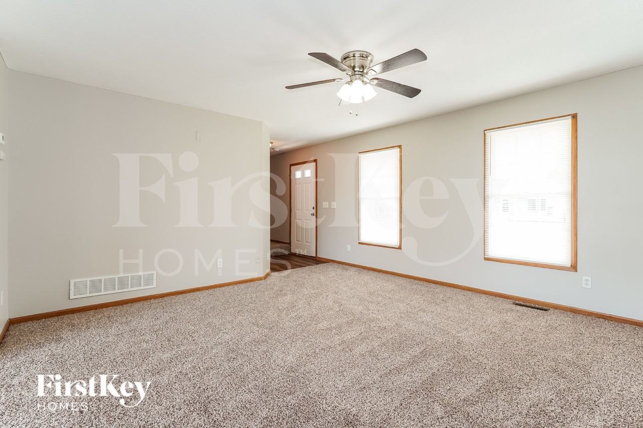 1488 W Quail Run Dr - Photo 4 of 19