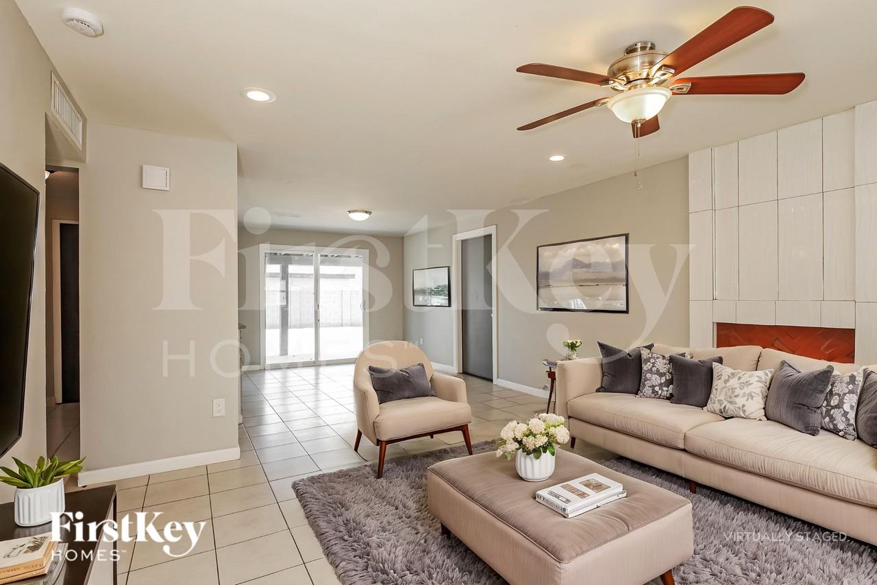 14049 N 37th Way - Photo 3 of 19