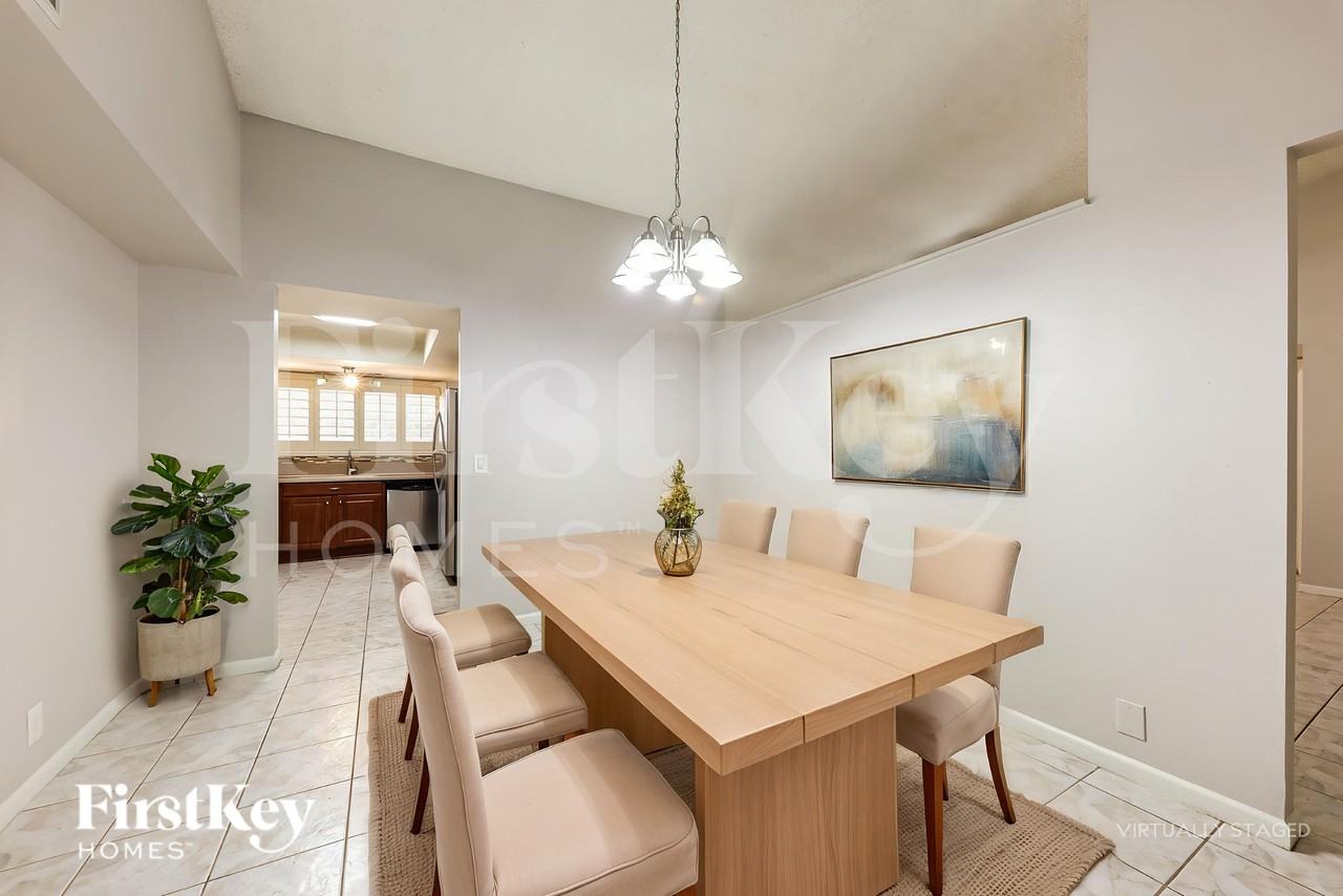 12925 N 73rd Ave - Photo 7 of 19