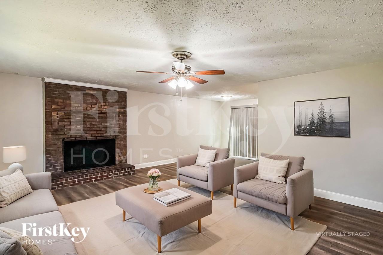 103 Walnut Way - Photo 4 of 19