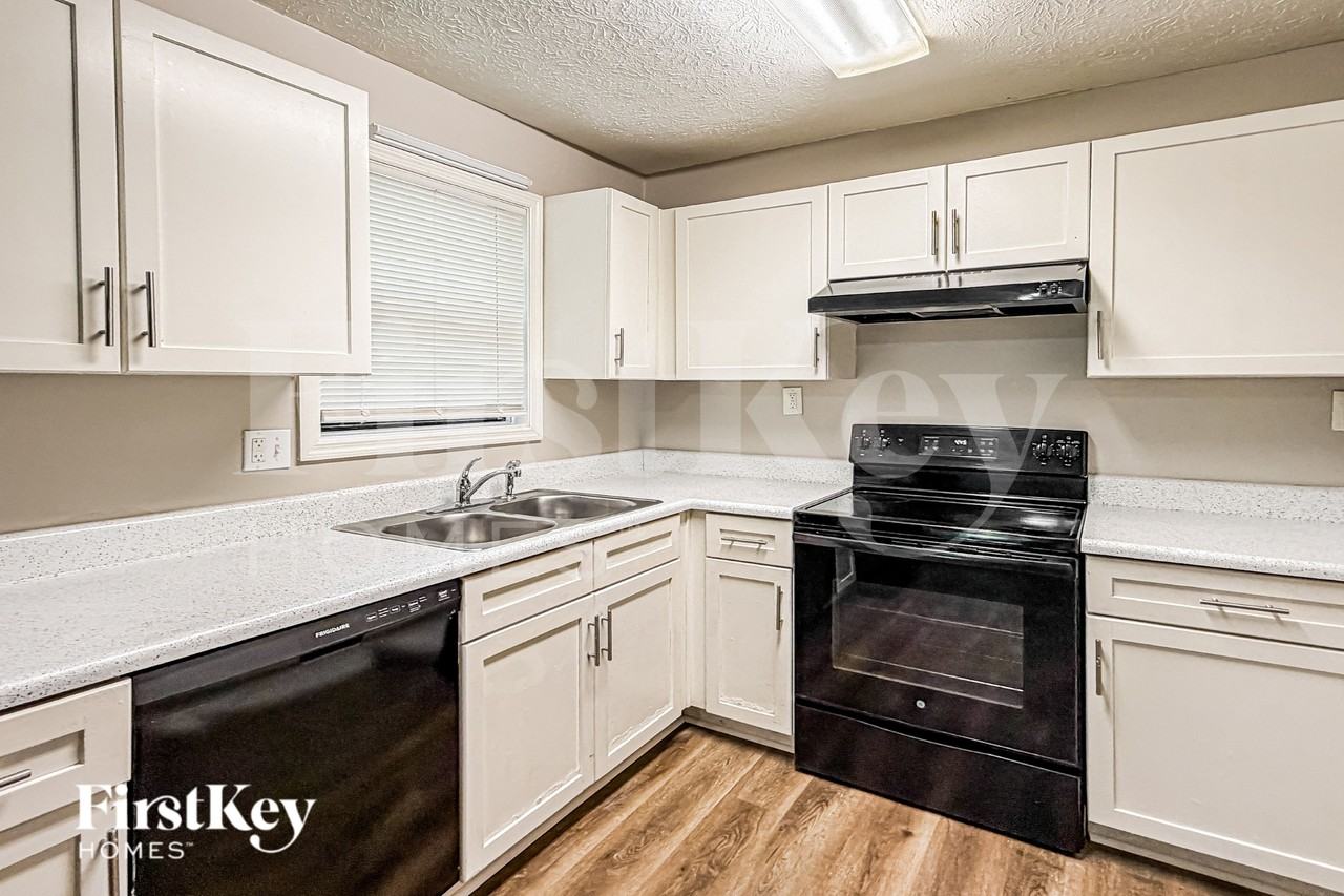 103 Walnut Way - Photo 6 of 19