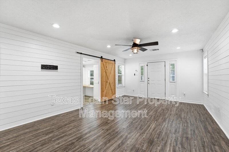 2044 Des Jardines St - Photo 5 of 27