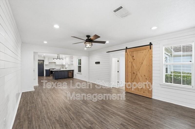 2044 Des Jardines St - Photo 6 of 27