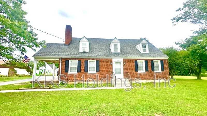 2709 Old Forest Rd