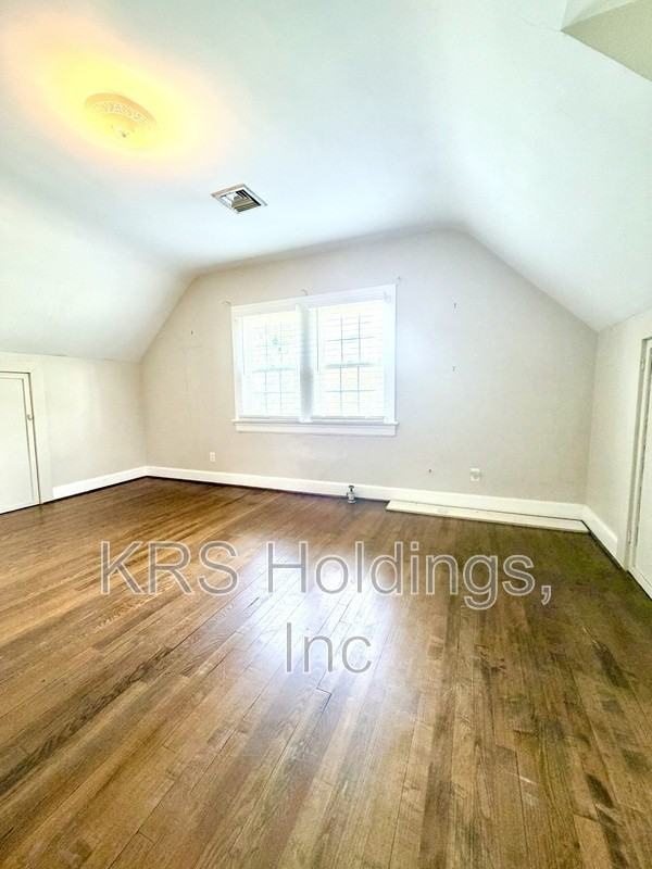 2709 Old Forest Rd - Photo 4 of 10
