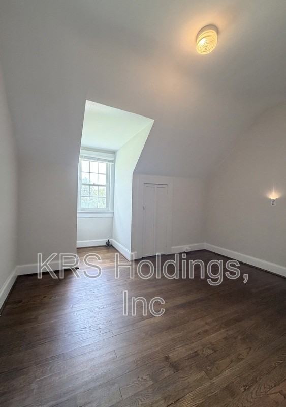 2709 Old Forest Rd - Photo 5 of 10