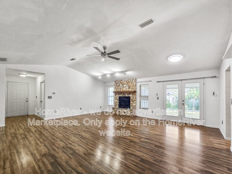 4325 Ne 3rd Ct - Photo 4 of 21
