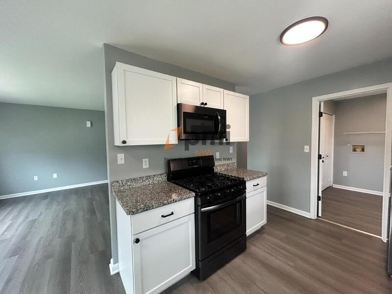 5930 Fiesta Ave #D - Photo 4 of 17
