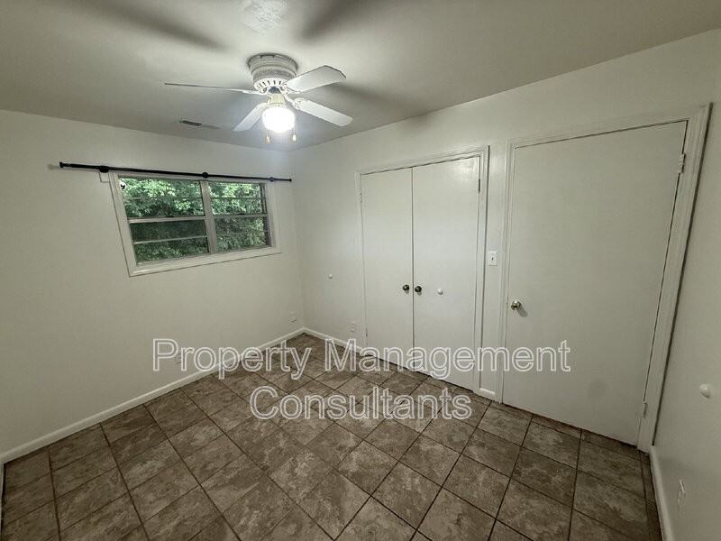 903 Collinwood Ave - Photo 3 of 13