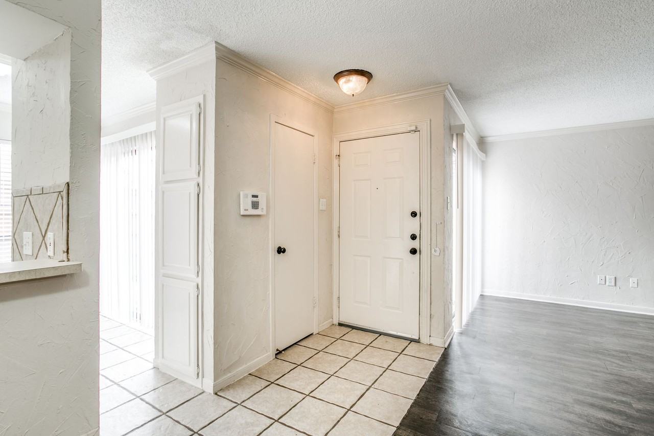 2621 Piedras - Photo 2 of 15