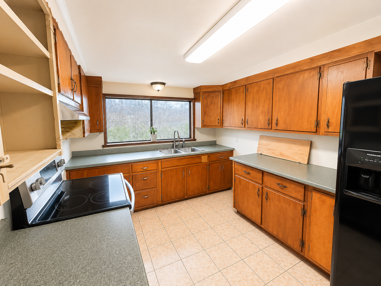 1445 Hulton Rd - Photo 3 of 19