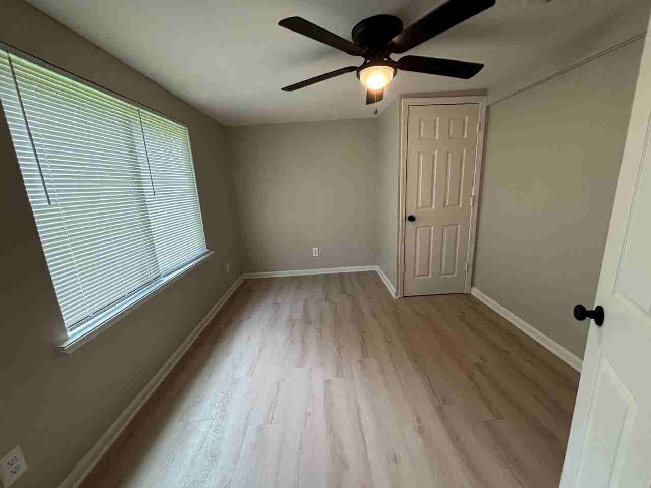 2608 E Cavett Dr - Photo 4 of 15