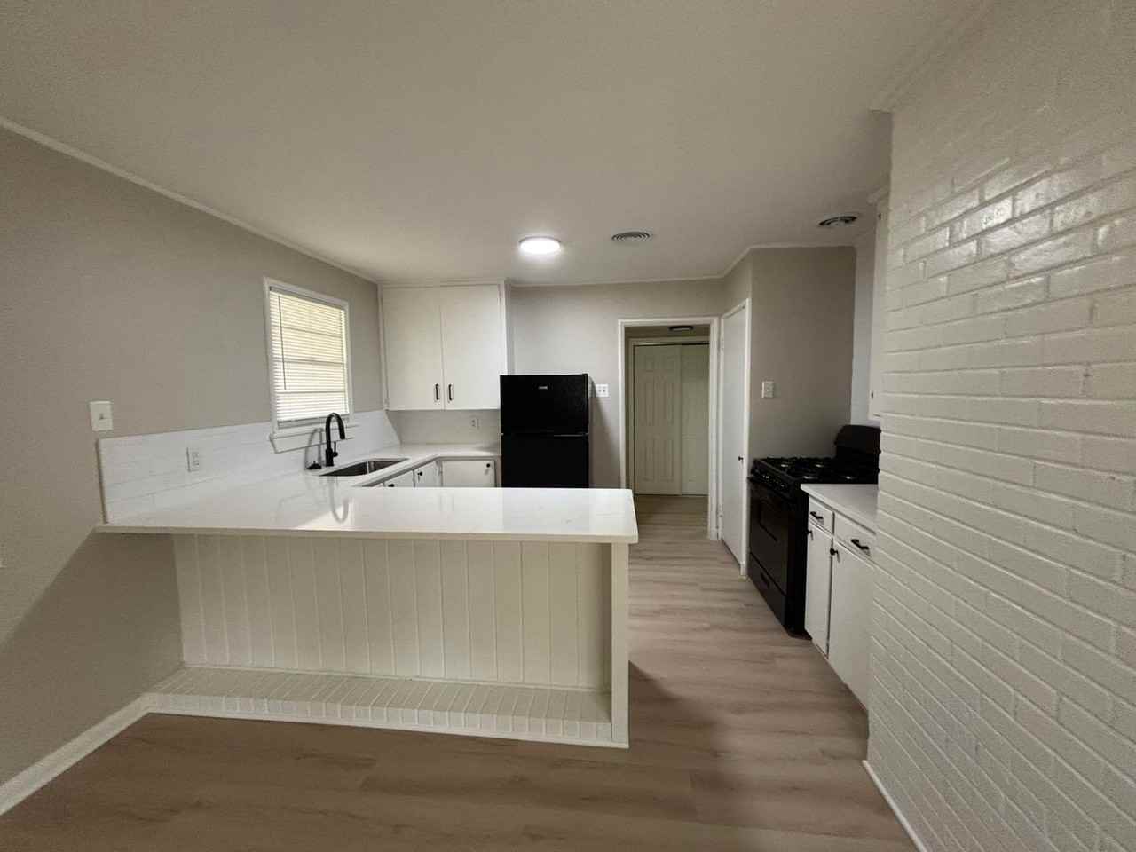 2608 E Cavett Dr - Photo 7 of 15