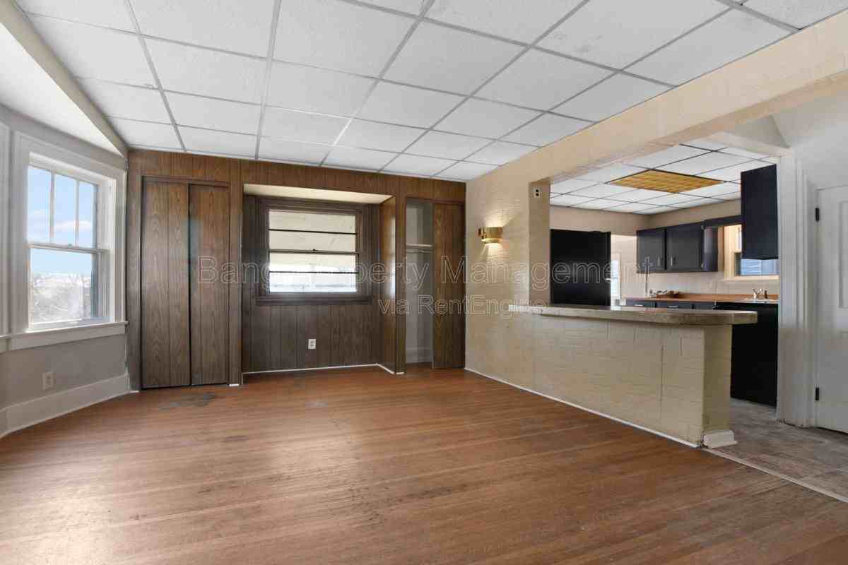 1824 Burwell Ave - Photo 3 of 10