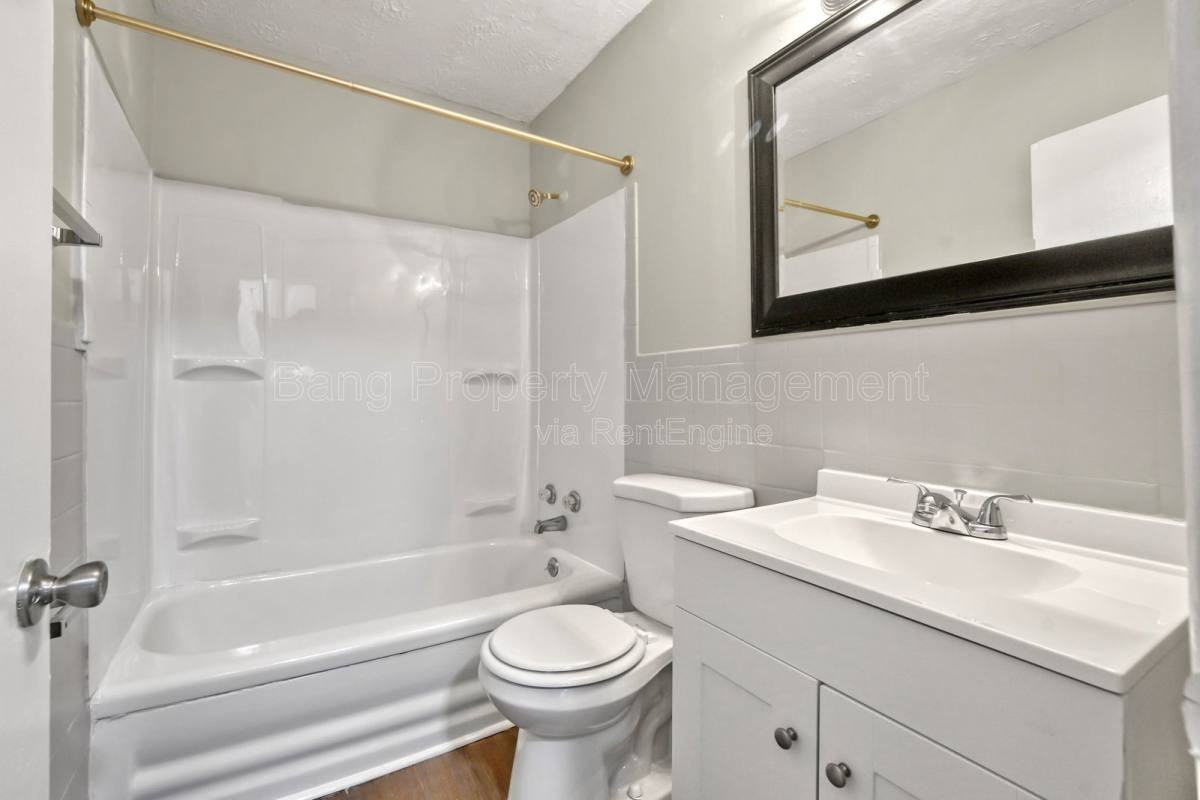 318 N 43rd St - Photo 4 of 10