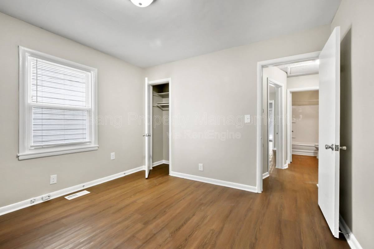 318 N 43rd St - Photo 5 of 10