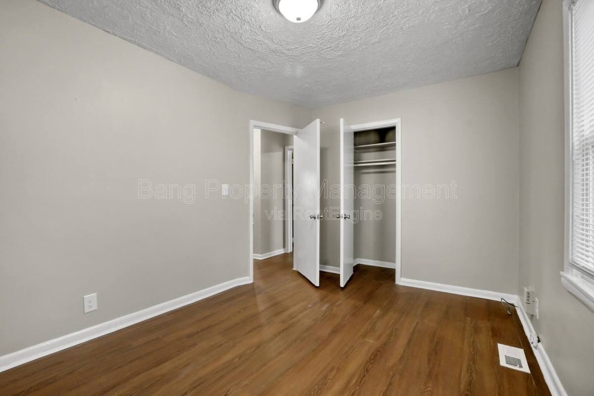 318 N 43rd St - Photo 6 of 10