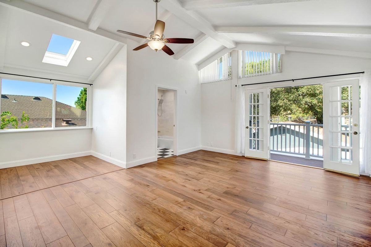2401 Olive Ave - Photo 4 of 30