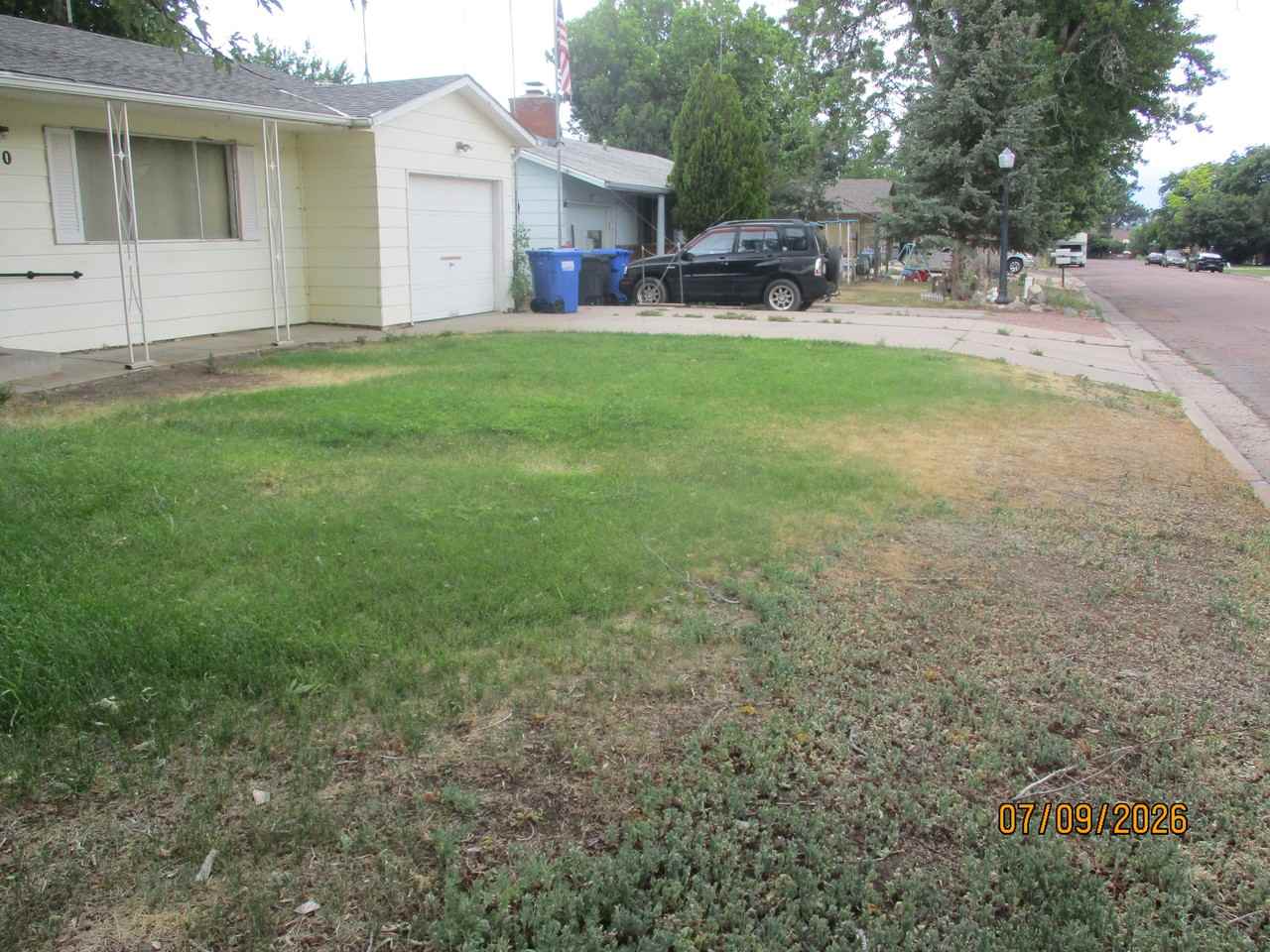 450 Crestmoor Rd - Photo 2 of 14