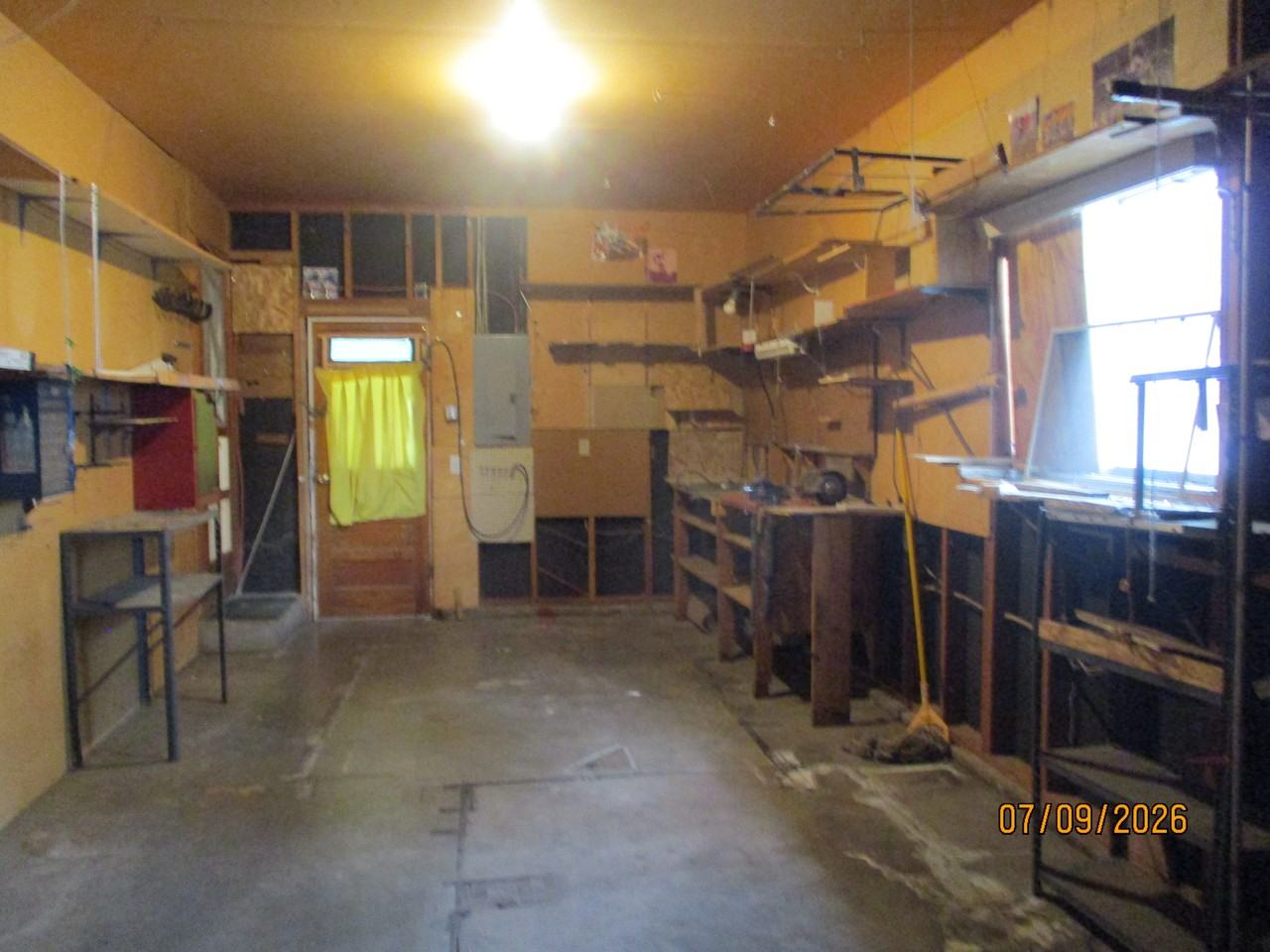 450 Crestmoor Rd - Photo 6 of 14