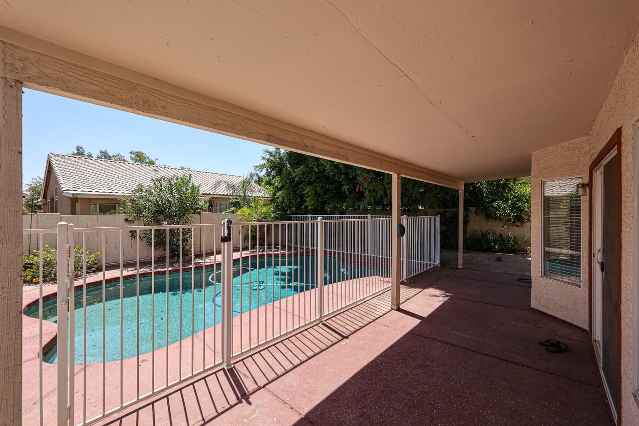 820 N Granada Dr - Photo 4 of 49