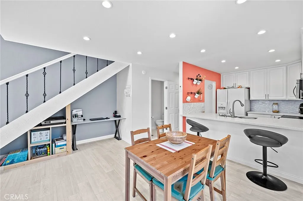 21345 Norwalk Blvd - Photo 2 of 3